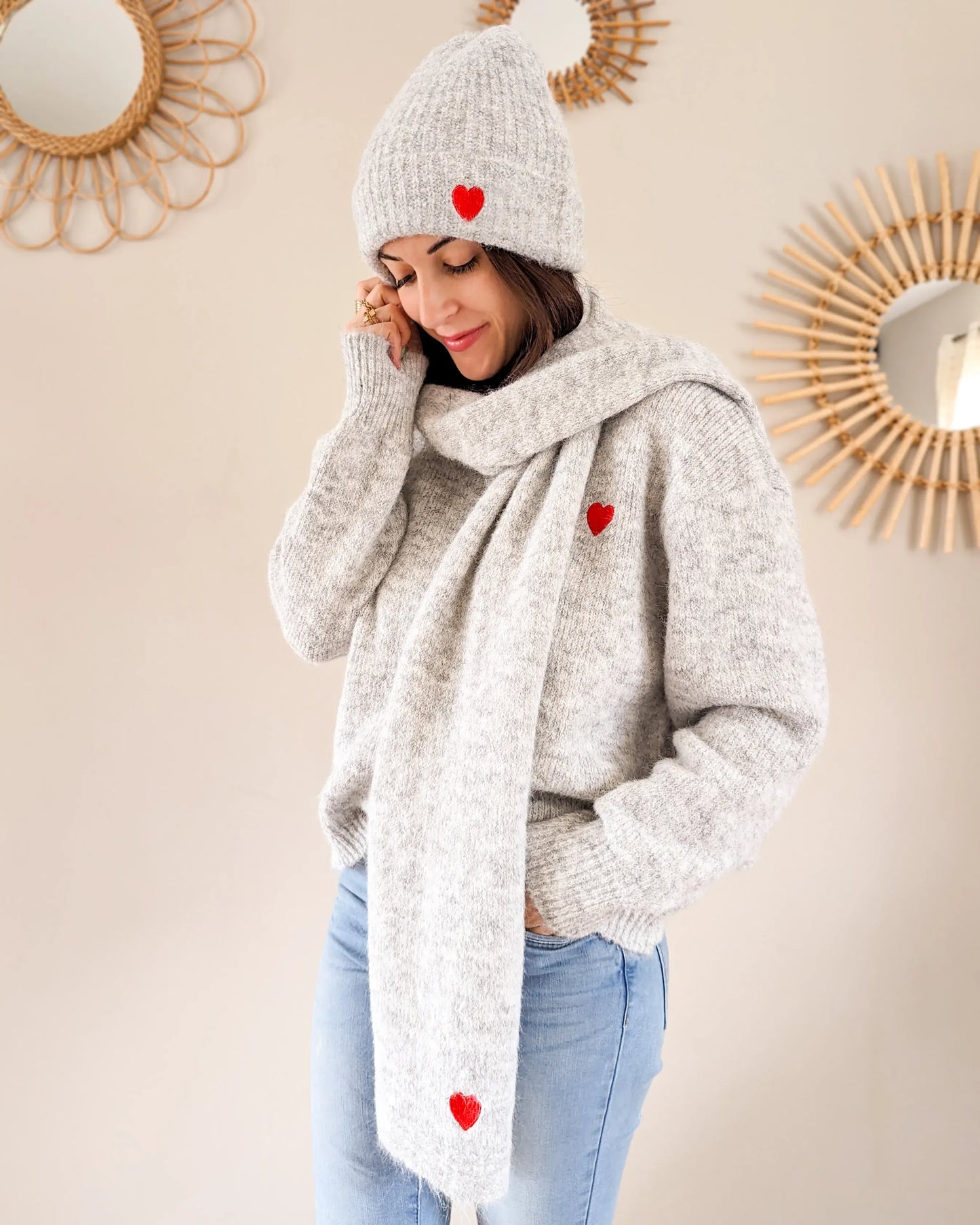 Ensemble pull, bonnet, écharpe coeur - gris