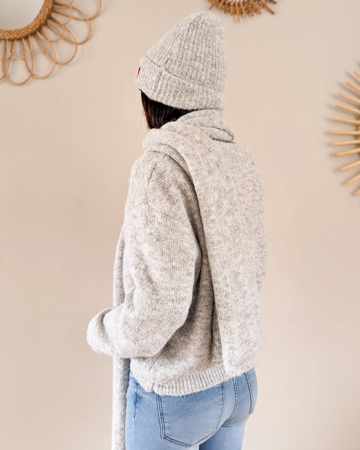 Ensemble pull, bonnet, écharpe coeur - gris